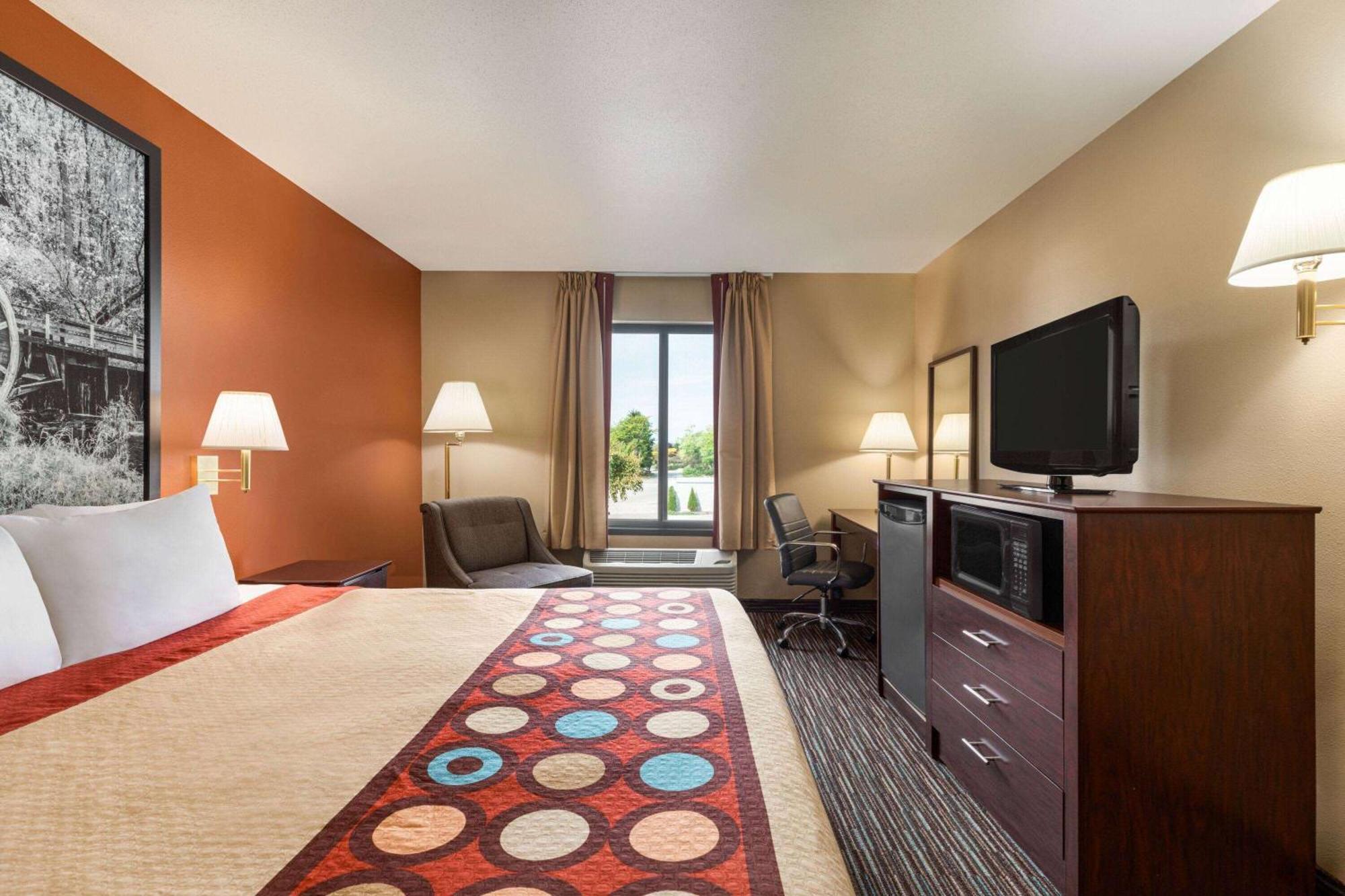 Hotel Super 8 By Wyndham Germantown/Milwaukee Exterior foto