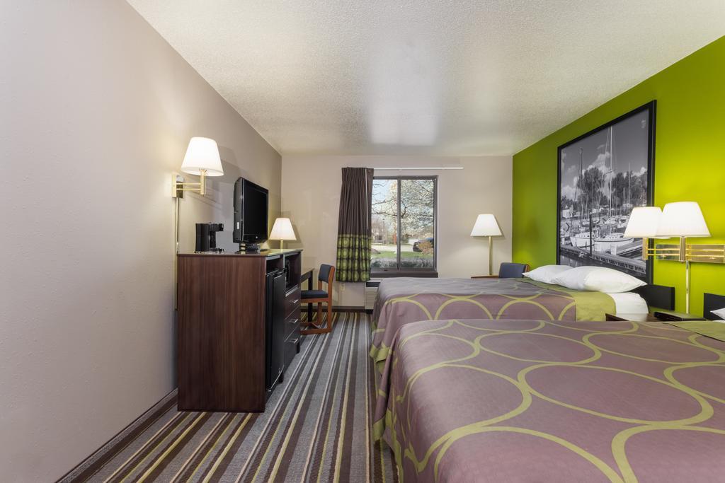 Hotel Super 8 By Wyndham Germantown/Milwaukee Exterior foto